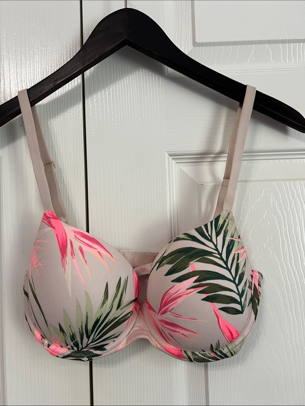 PINK Victoria's Secret Tropical Leaf Light Pink Molded T-Shirt Bra